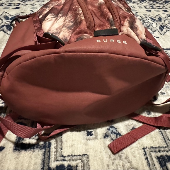 The North Face women’s Surge commuter laptop backpack. - Picture 8 of 9